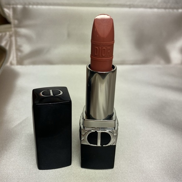 Dior Rouge Dior Refillable Lipstick in 253 Rose Feline Satin - Picture 3 of 6